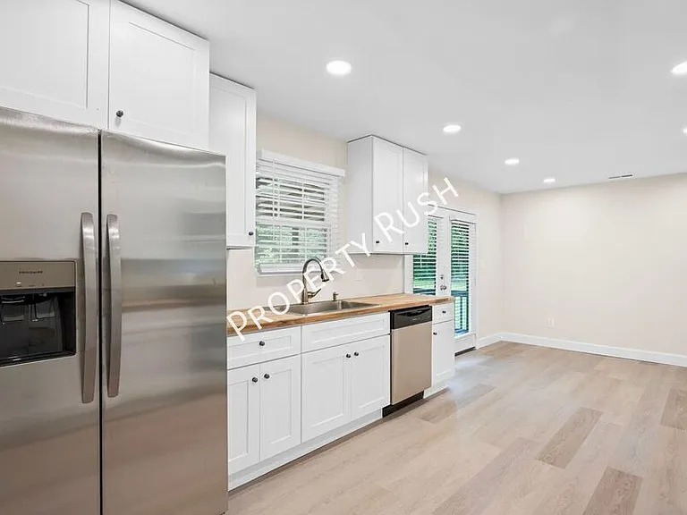 321 Whitmire Cir — Photo 13