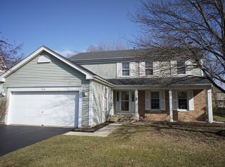 704 Foxfield Ct, St Charles, IL 60174