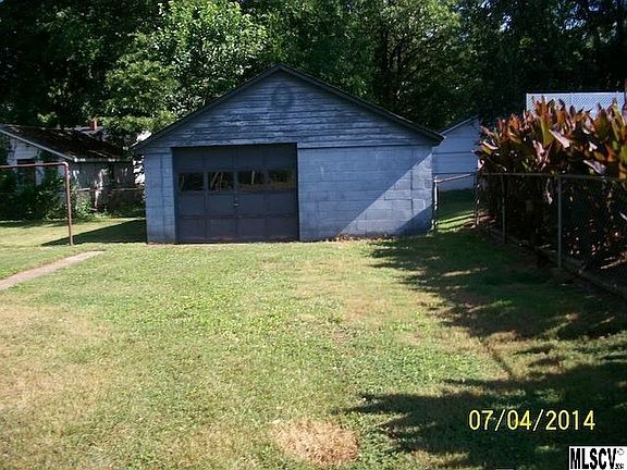 3rd image of 218 W 27th St
