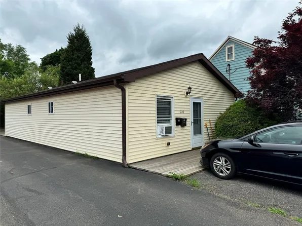 220 S Page Ave, Endicott, NY 13760