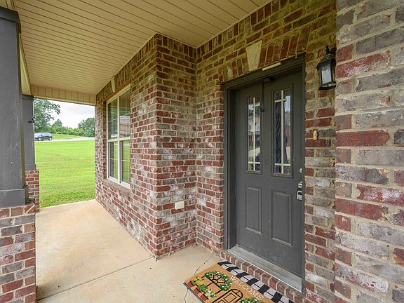 5th image of 4021 Lindsey Dr