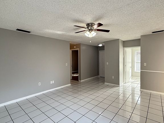 5th image of 399 Hunter Cir