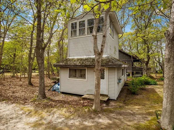 14 Old Colony Ave, Buzzards Bay, MA 02532