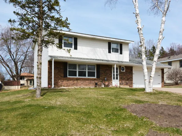 2423 Standridge Ave E, Maplewood, MN 55109