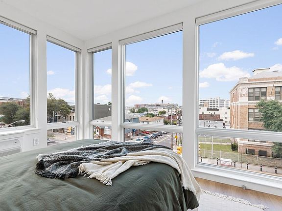 5th image of 248 Saint Pauls Ave #1G