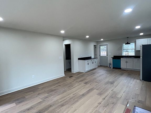 4th image of 707 S 16th Ave