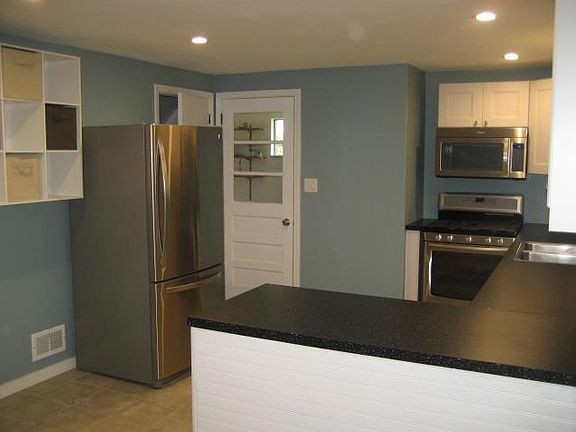 5th image of 1002 Margaret St