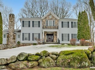 35 Malcolm Pl, Mahwah, NJ 07430