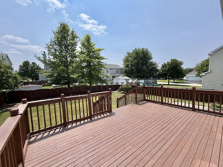 613 Greystone Ln — Photo 13