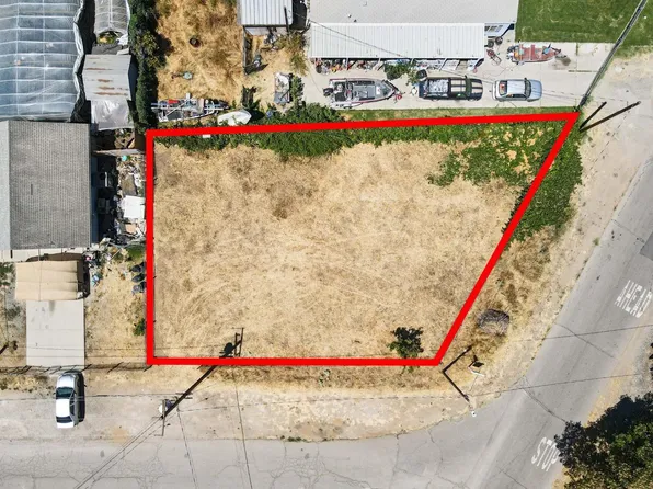 2500 Parkdale Dr, Modesto, CA 95358