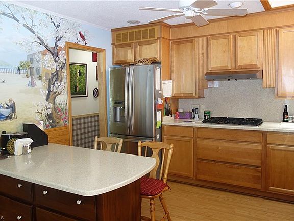 3rd image of 1403 Runyon Dr