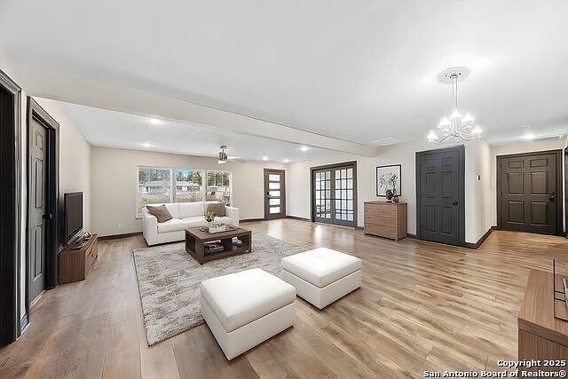 1st image of 2643 W Gramercy Pl