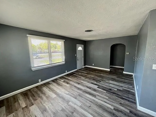 4 bed, 2.0 bath, 1511 sqft, $2,350 — Photo 3