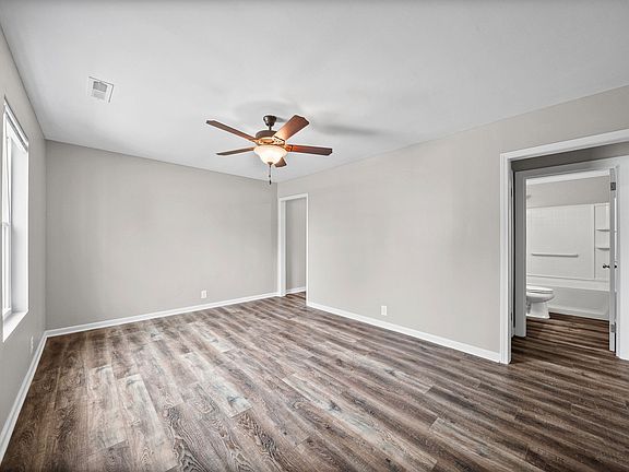 4th image of 2515 Florence Dr