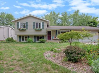 123 Sunset Dr, Whitehall, MI 49461