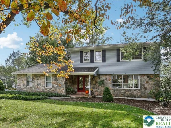 360 Wedgewood Dr, Easton, PA 18045