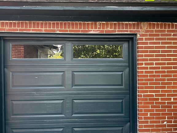 Detached Garage