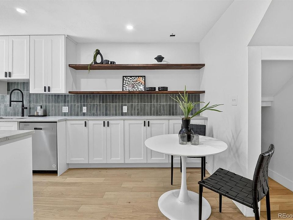 1st image of 1111 Maxwell Avenue #212