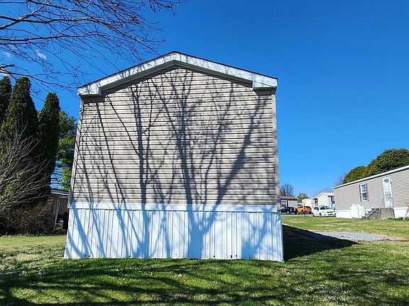 2nd image of 80 Quarry Rd Trailer 7