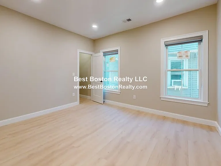 231 Highland Ave #2 — Photo 12