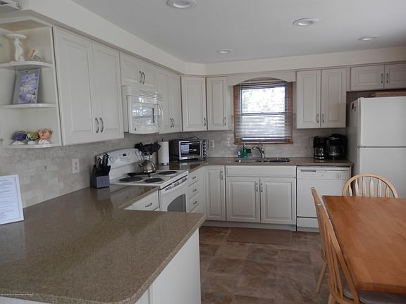 5th image of 11 E 74th St Unit 3