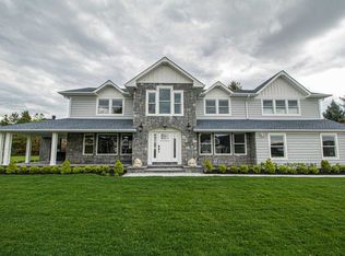 27 Hawkins Dr, Northport, NY 11768