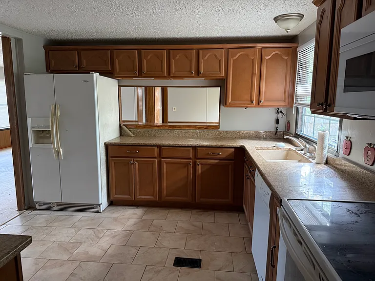 970 Whippoorwill Way — Photo 14