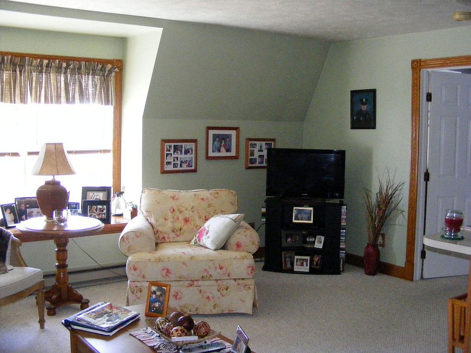 1st image of 380 Church St APT 8