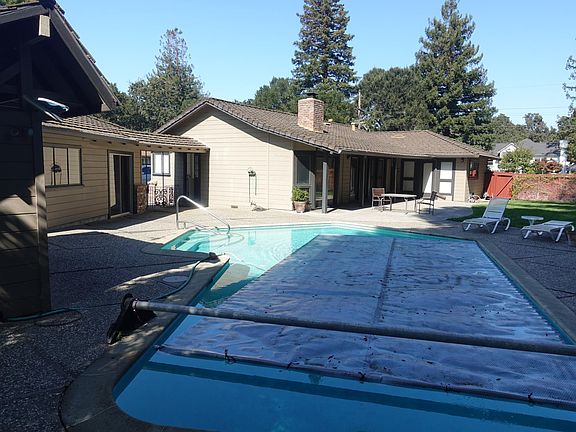 3rd image of 48 Oak Dr