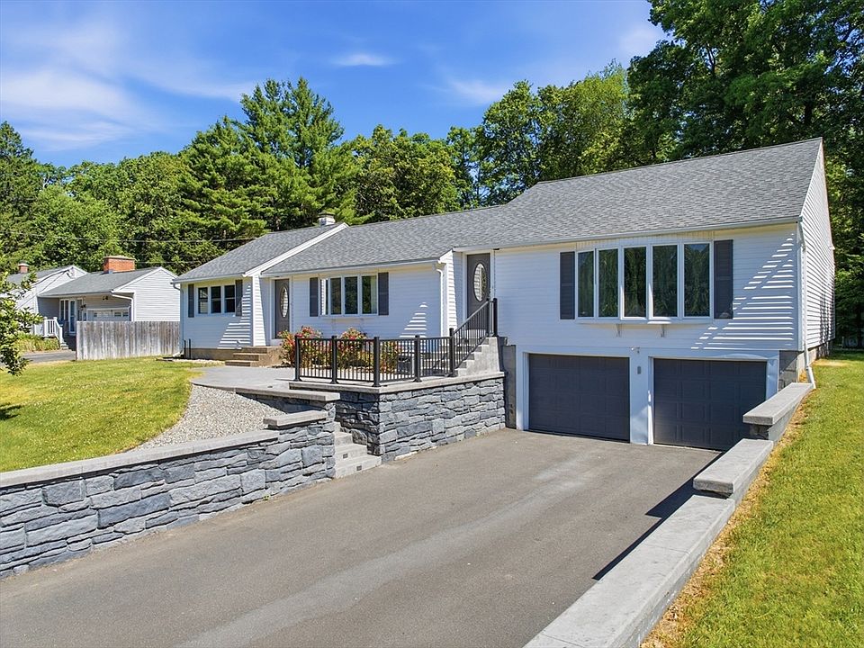 1st image of 9 Pine Dr