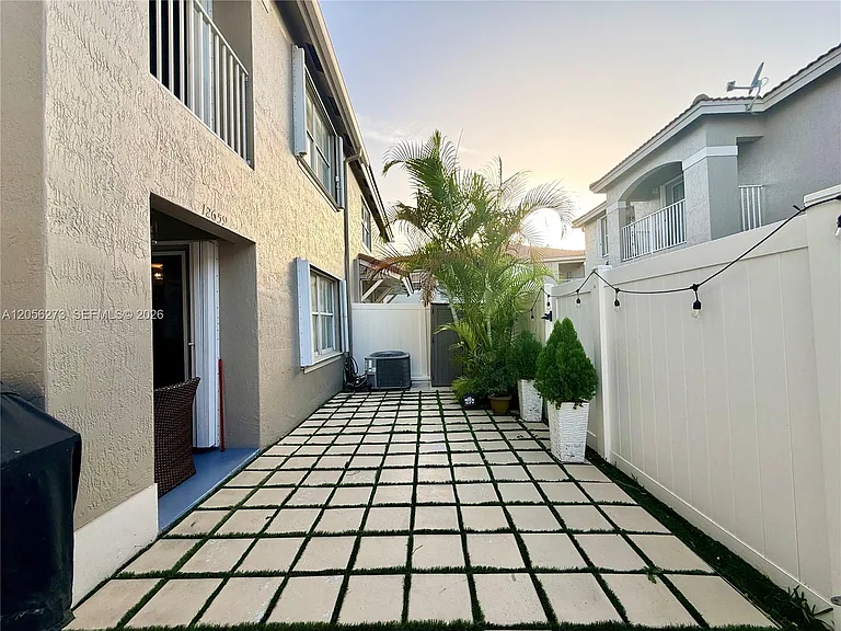 12659 SW 54th Ct #12659 — Photo 2