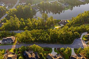 2nd image of 175 Bridge Crest Ct