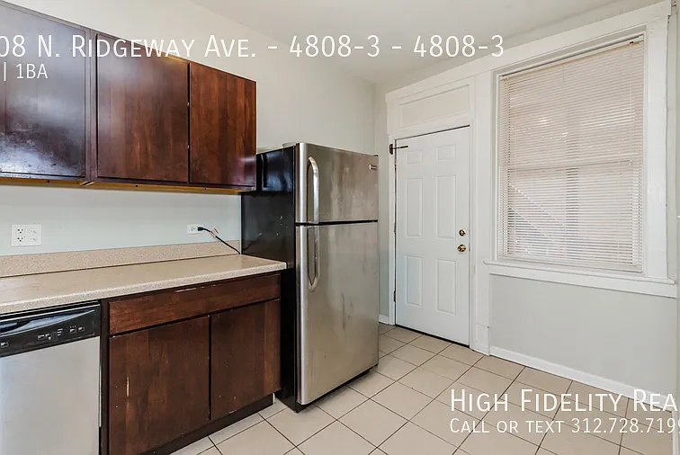 4808 N Ridgeway Ave #3 — Photo 3