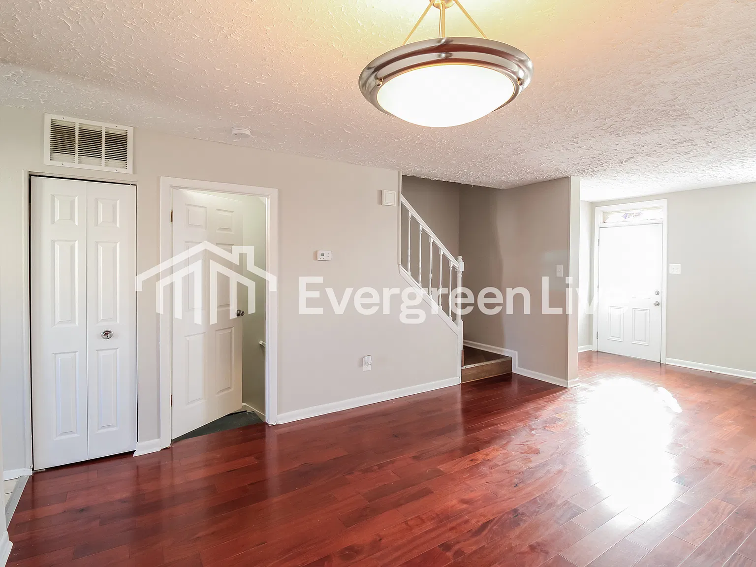 3 bed, 1.5 bath, 1152 sqft, $1,695 — Photo 4