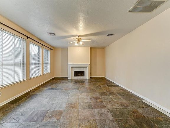 2nd image of 3106 Colony Dr
