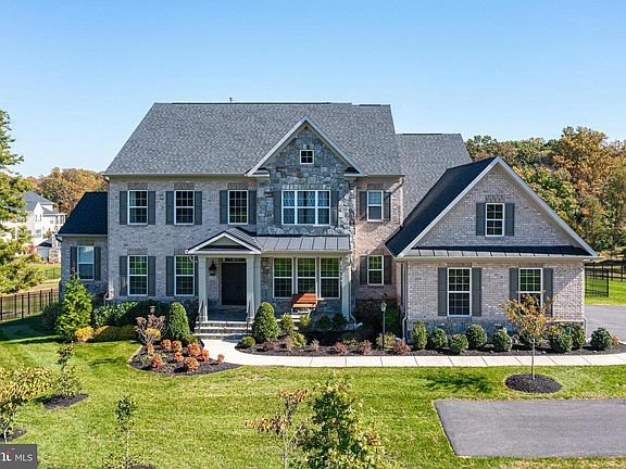 2nd image of 10244 Forest Lake Dr