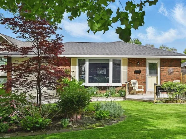 3409 Putter Pl, Burlington, ON L7N 2P3