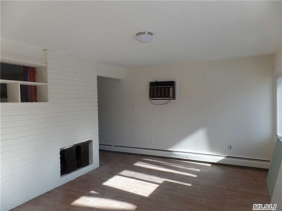4th image of 42 Blueberry Ln