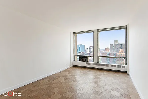 Rented by CORE | media 6