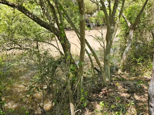 Fox Ave, Pass Christian, MS 39571