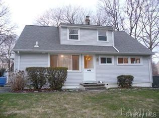 3 Dunderave Rd, White Plains, NY 10603