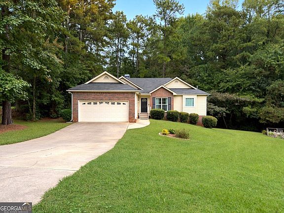 2nd image of 112 Trestle Ct