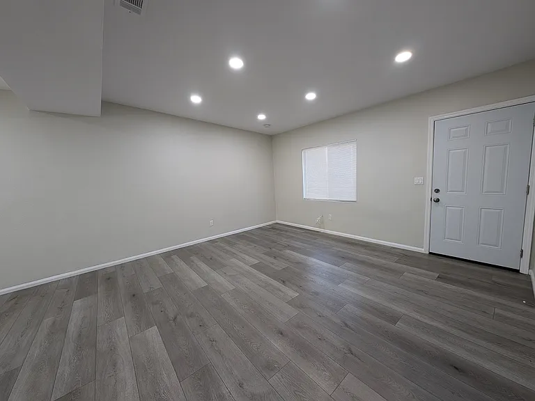 1444 W Grand Ave — Photo 4