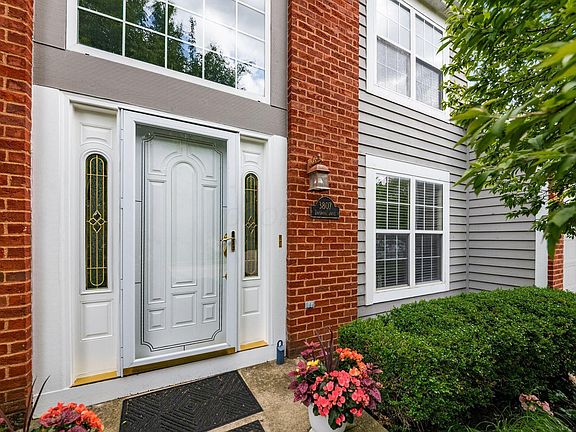 4th image of 3807 Dayspring Dr