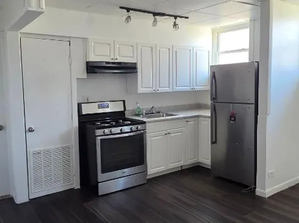 515 8th St APT 3, Waukegan, IL 60085