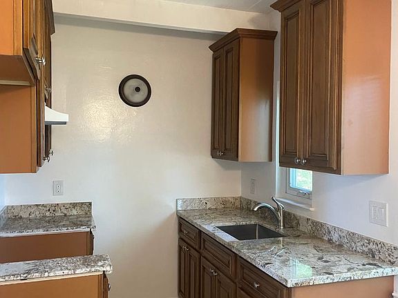 3rd image of 211 3rd Ave Unit 4