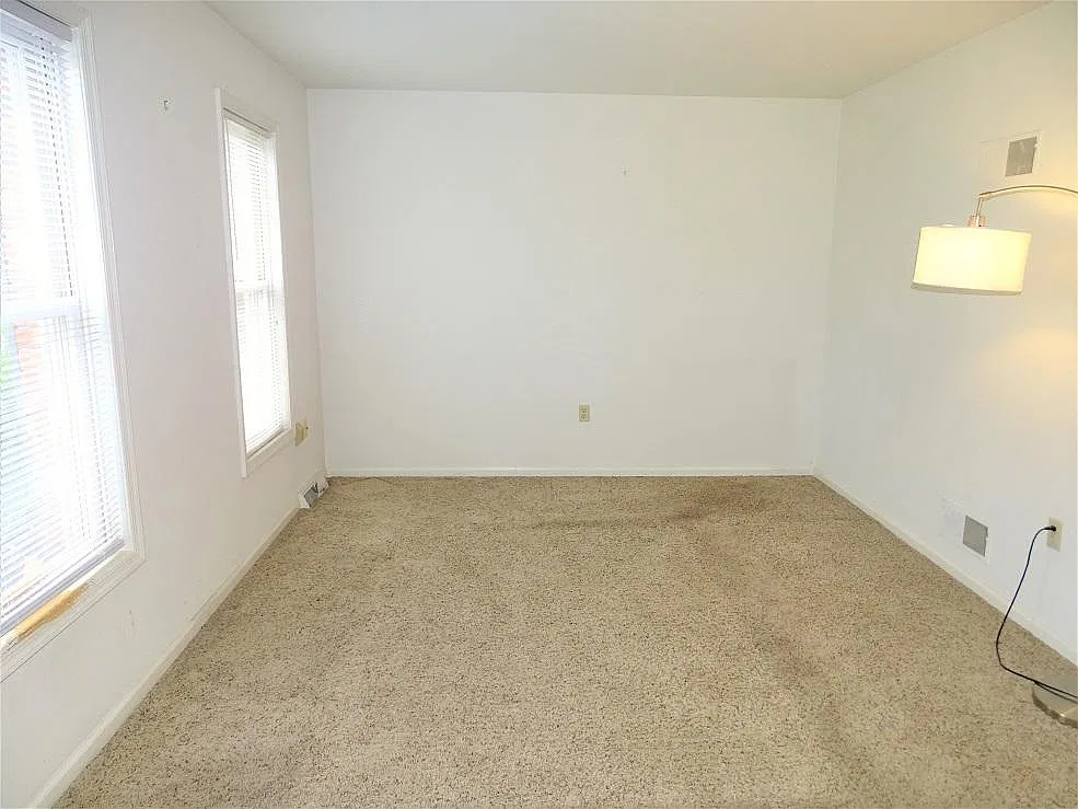 2 bed, 1.5 bath, 960 sqft, $1,595 — Photo 3