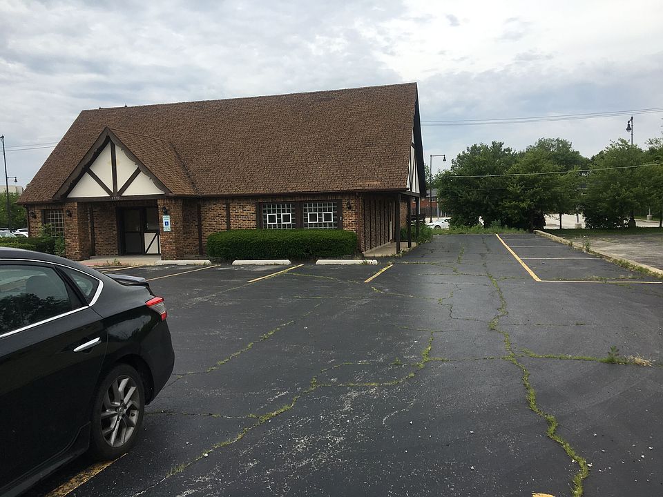 1st image of 3707 Sauk Trl