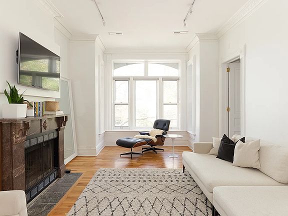 5th image of 2031 W Evergreen Ave #2