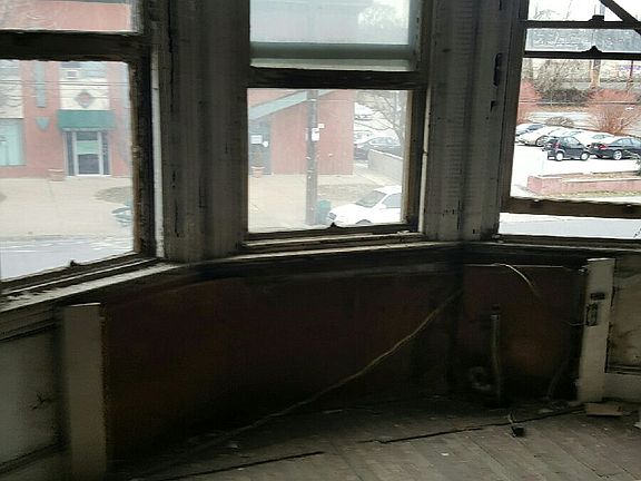 4th image of 2244 W Allegheny Ave